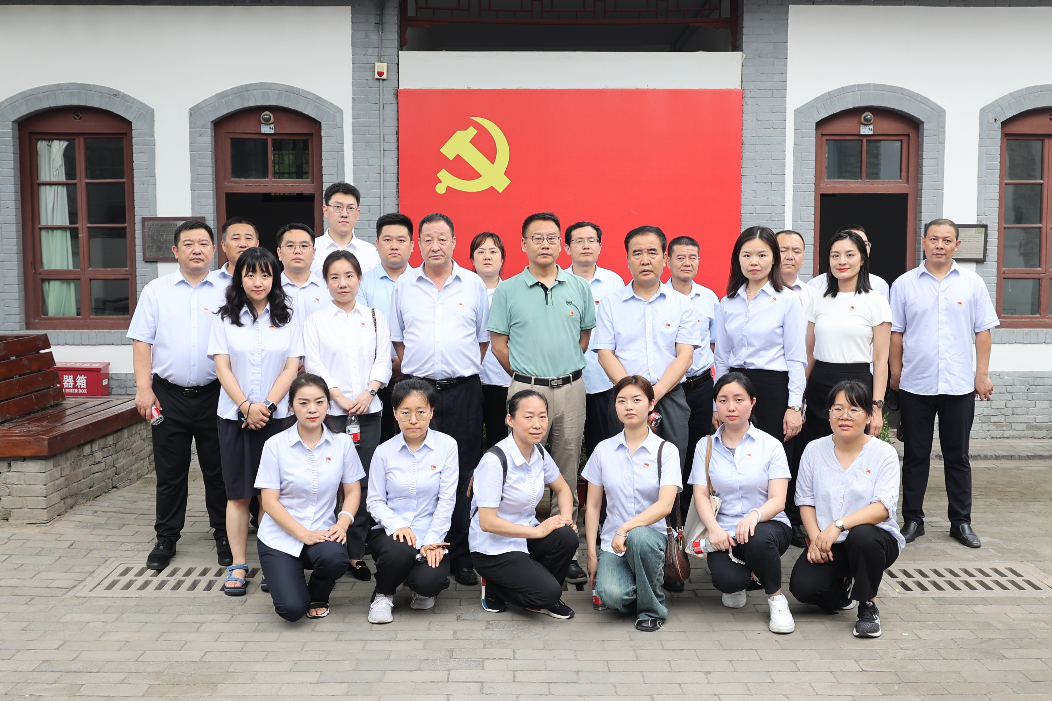 公司黨委組織開(kāi)展“學(xué)黨章、悟思想、強(qiáng)黨性、  善作為”主題黨日活動(dòng)