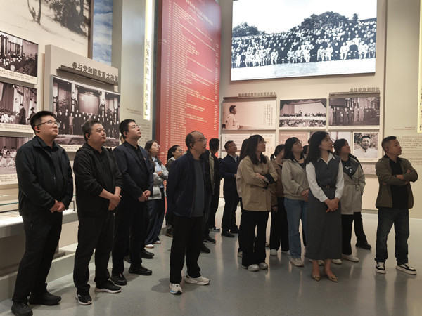 傳承革命精神，凝聚奮進(jìn)力量——公司第一、第六黨支部聯(lián)合開展主題黨日活動(dòng)